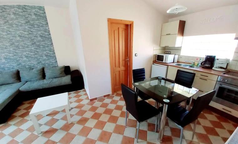 Mediterran Apartman 잘라카로쉬 외부 사진